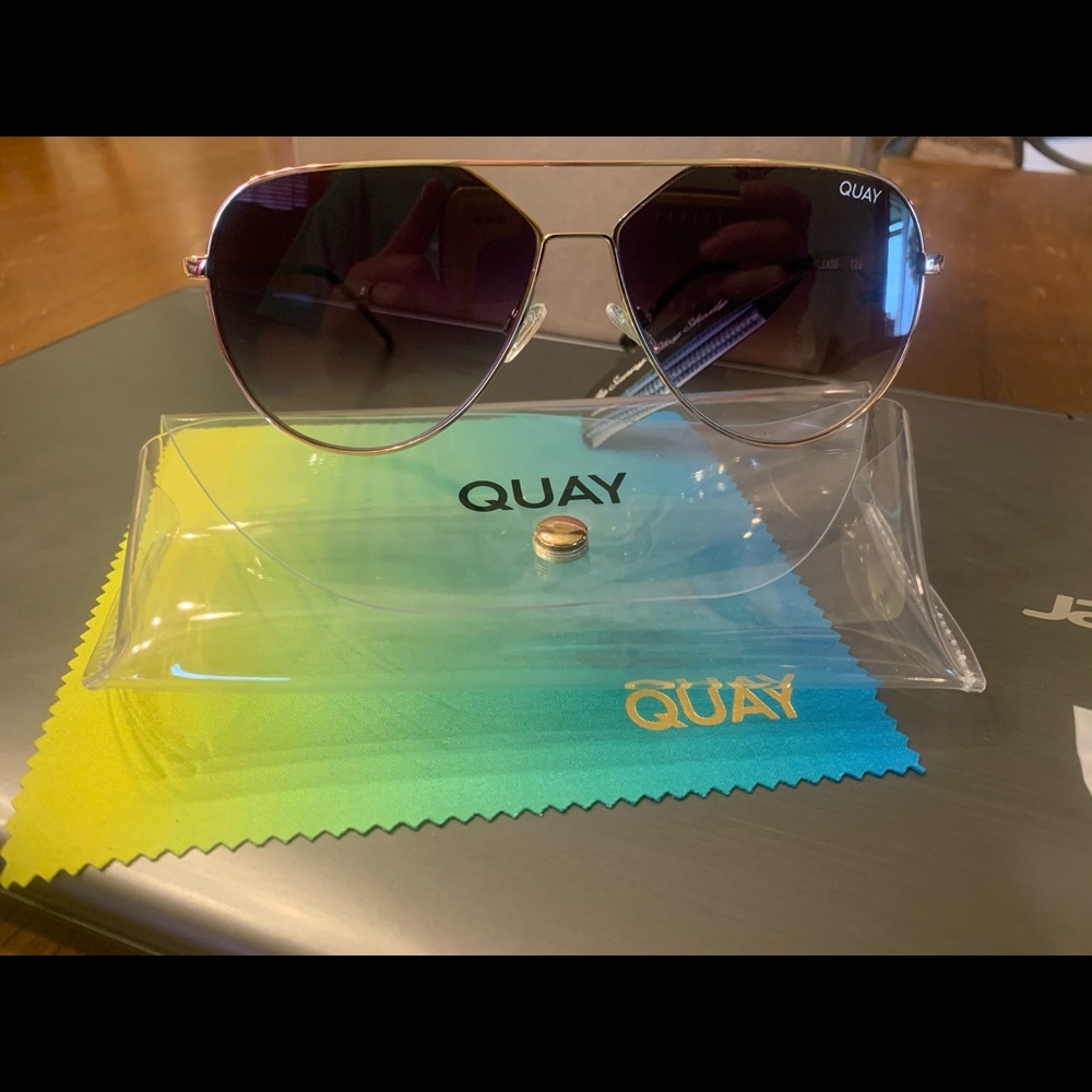 Quay Australia Sunglasses - Hold Please